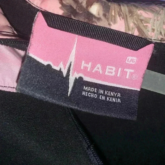 Habit Women’s Large Camo Quarter Zip Sweatshirt - Picture 2 of 2